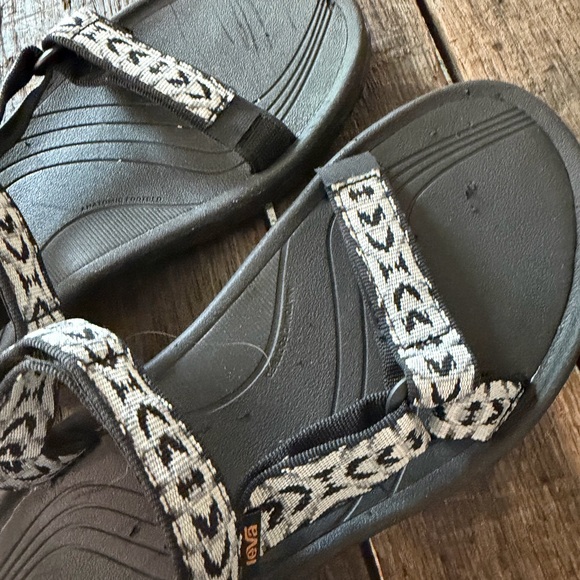 Teva Sandals black/ white sz 9 - Picture 5 of 7